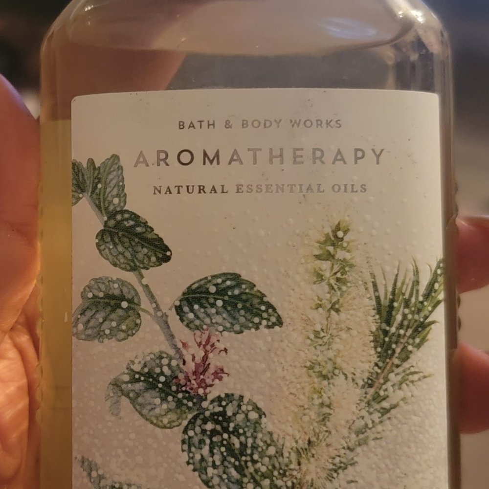 Aromatherapy body wash